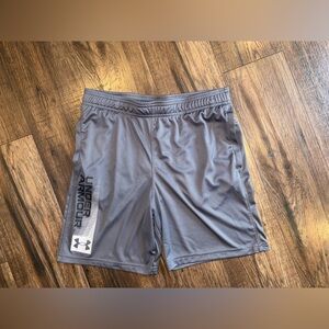 Boys Size Large Grey Under Armour Shorts